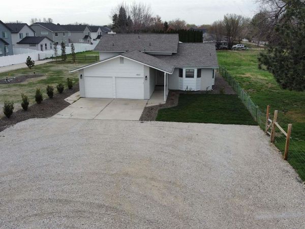 4907 Stamm Ln, Nampa, ID 83687