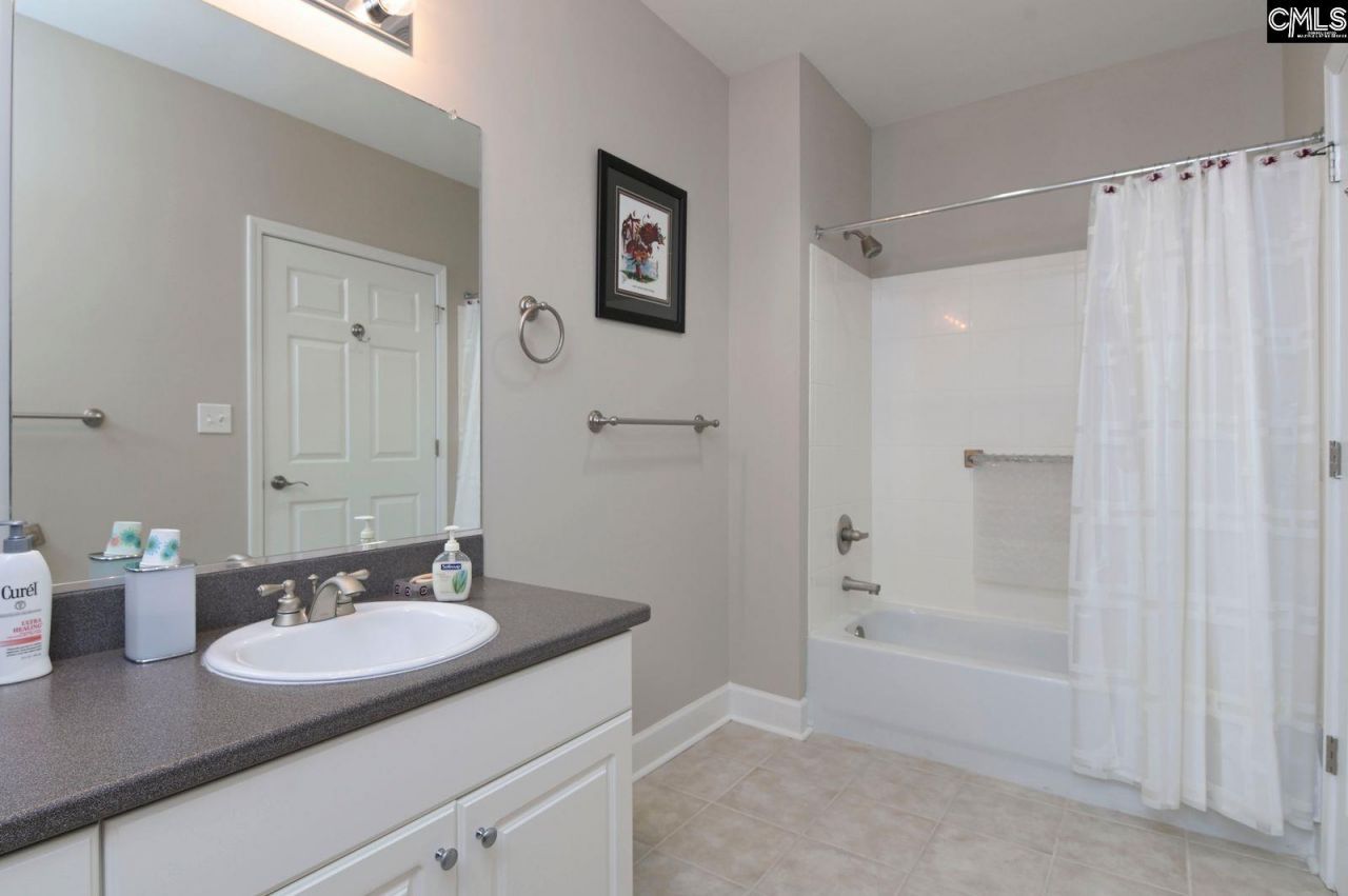 900 S Stadium Drive  Photo 16