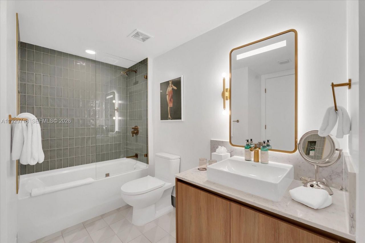 159 NE 6th St, Unit 3811, Miami, FL 33132 Photo