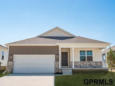 12716 S 205th Avenue, Gretna, NE 68028