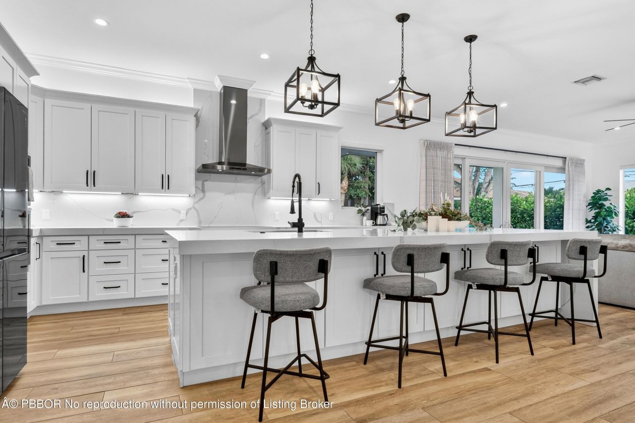 301 Pilgrim Road, West Palm Beach, FL 33405 Photo