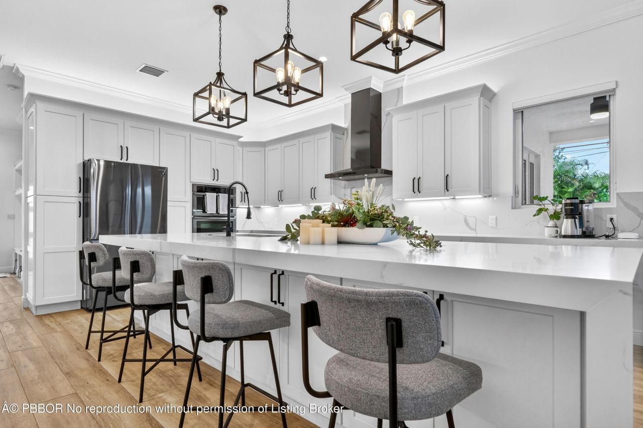 301 Pilgrim Road, West Palm Beach, FL 33405 Photo