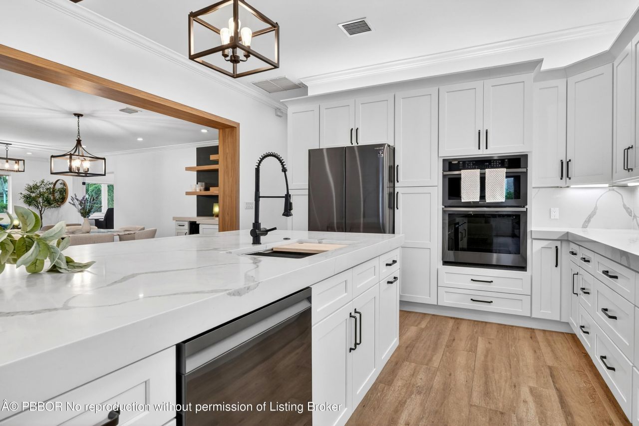 301 Pilgrim Road, West Palm Beach, FL 33405 Photo