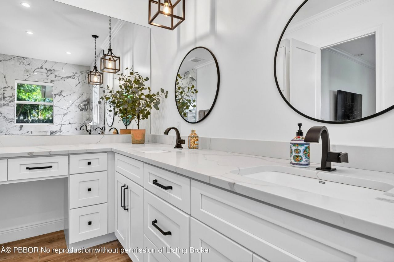 301 Pilgrim Road, West Palm Beach, FL 33405 Photo