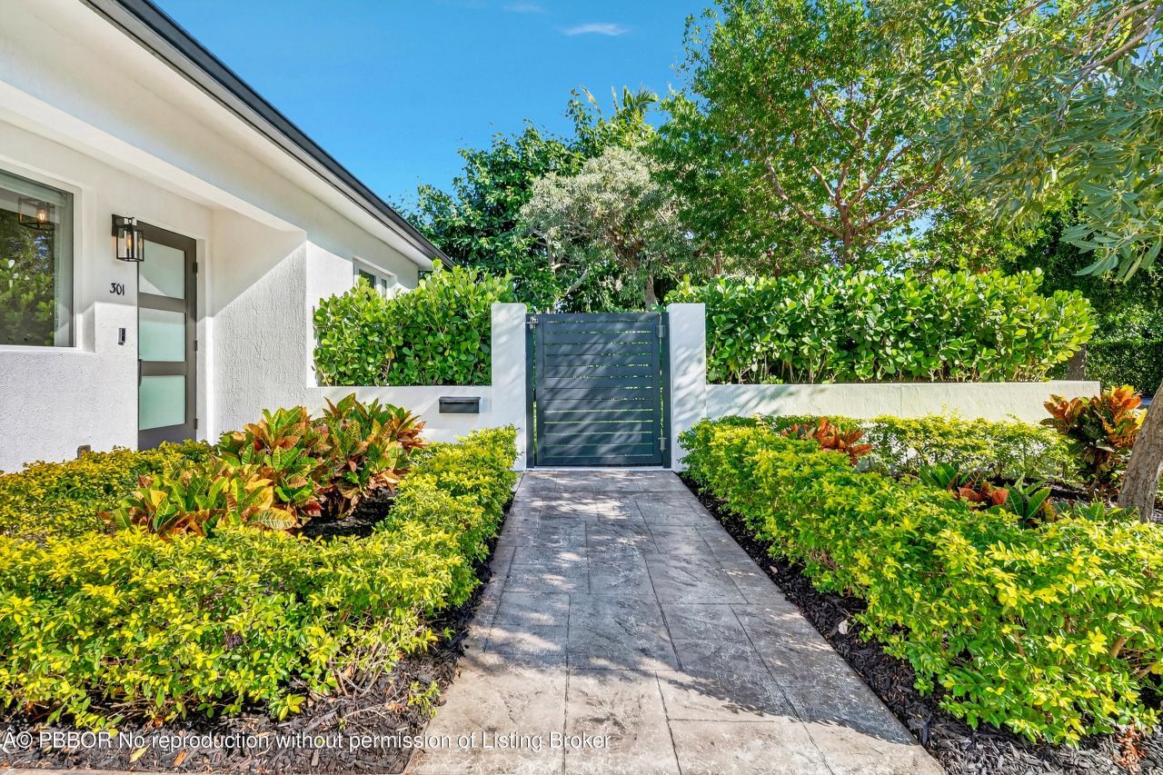 301 Pilgrim Road, West Palm Beach, FL 33405 Photo