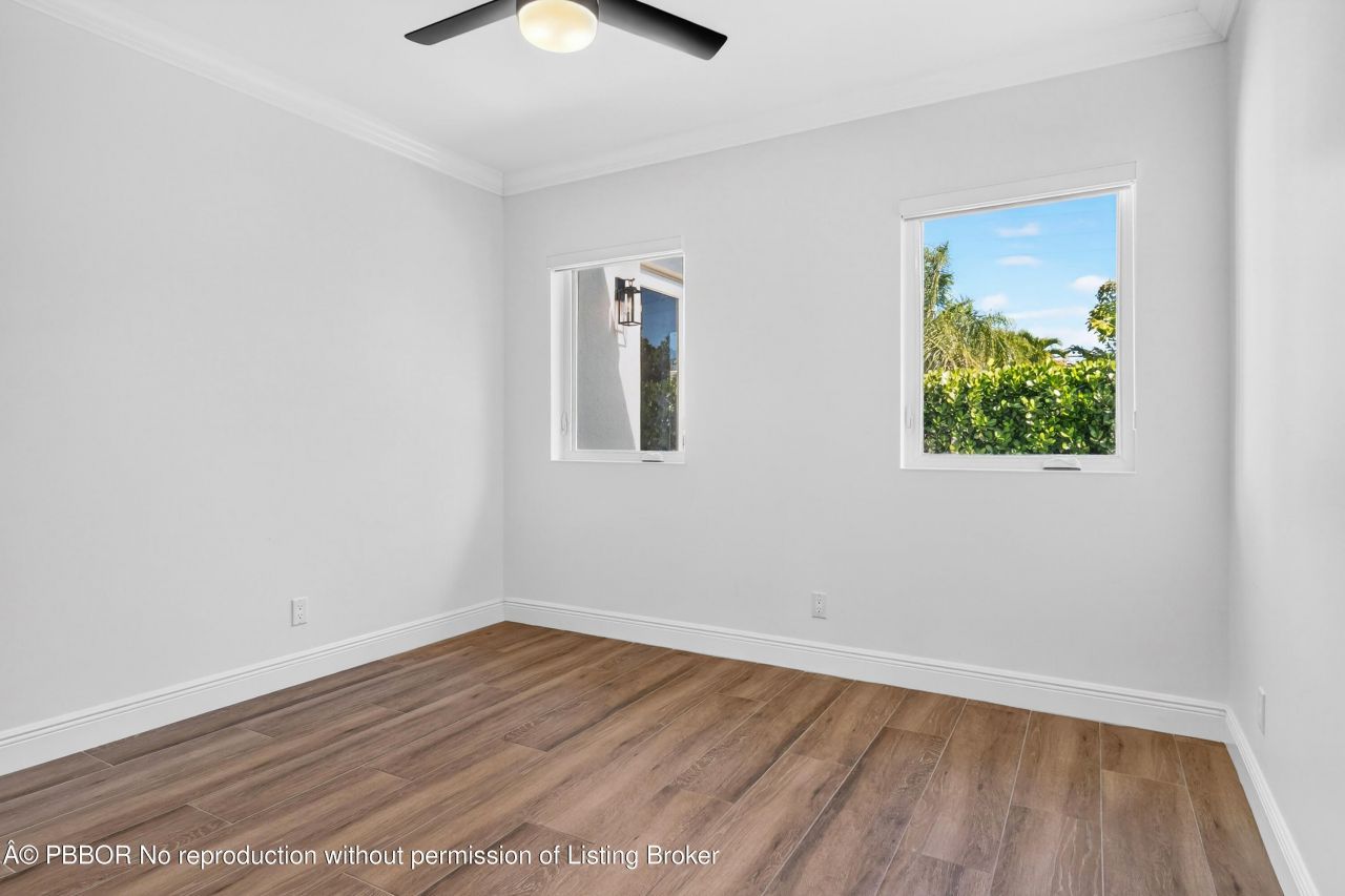 301 Pilgrim Road, West Palm Beach, FL 33405 Photo