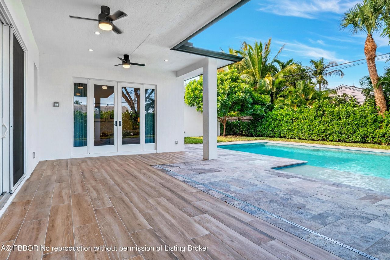 301 Pilgrim Road, West Palm Beach, FL 33405 Photo