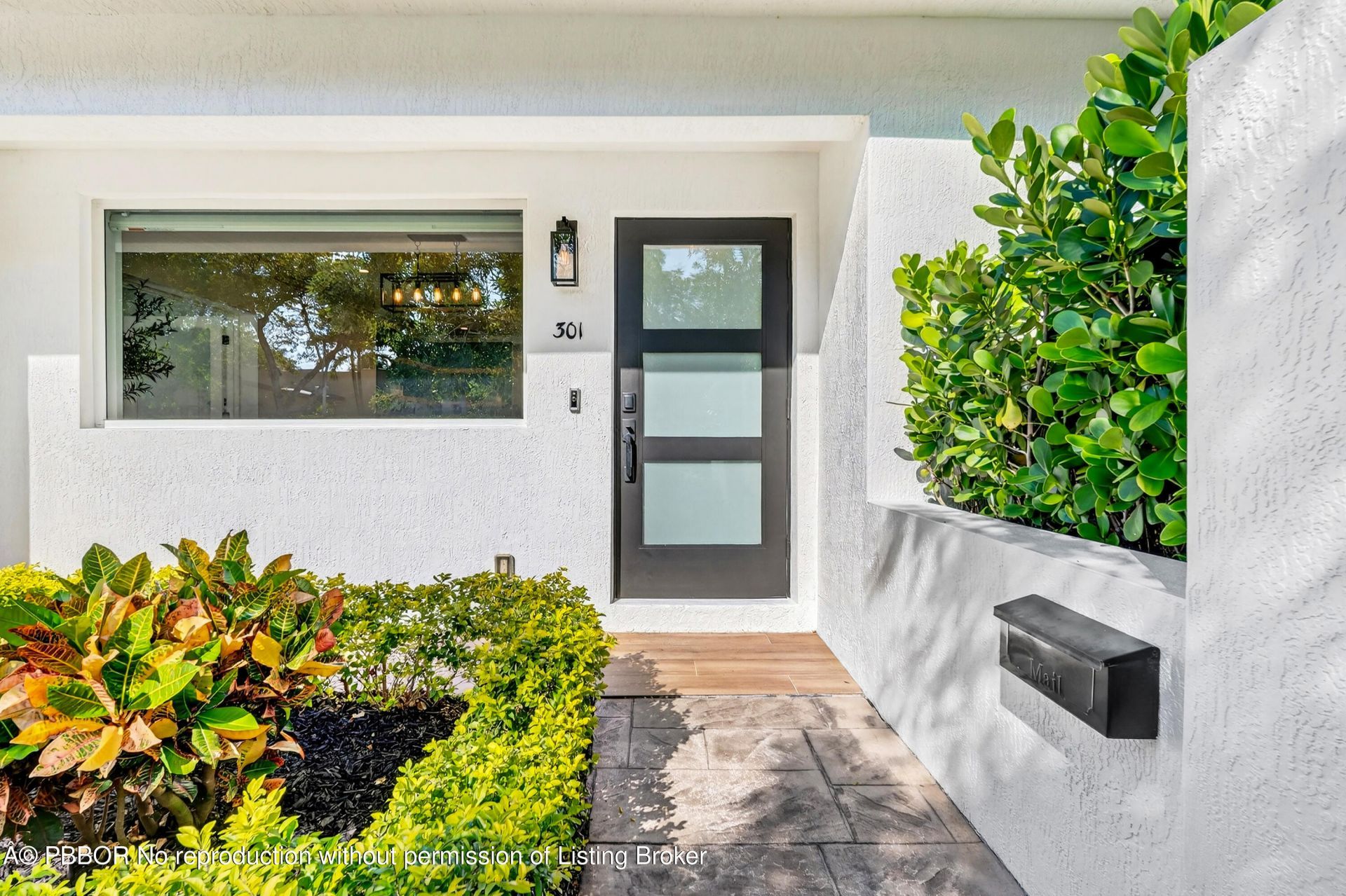 301 Pilgrim Road, West Palm Beach, FL 33405 Photo