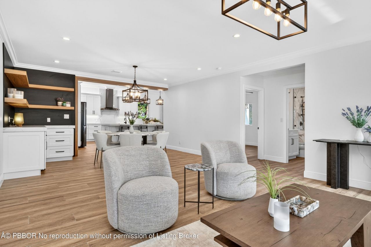 301 Pilgrim Road, West Palm Beach, FL 33405 Photo