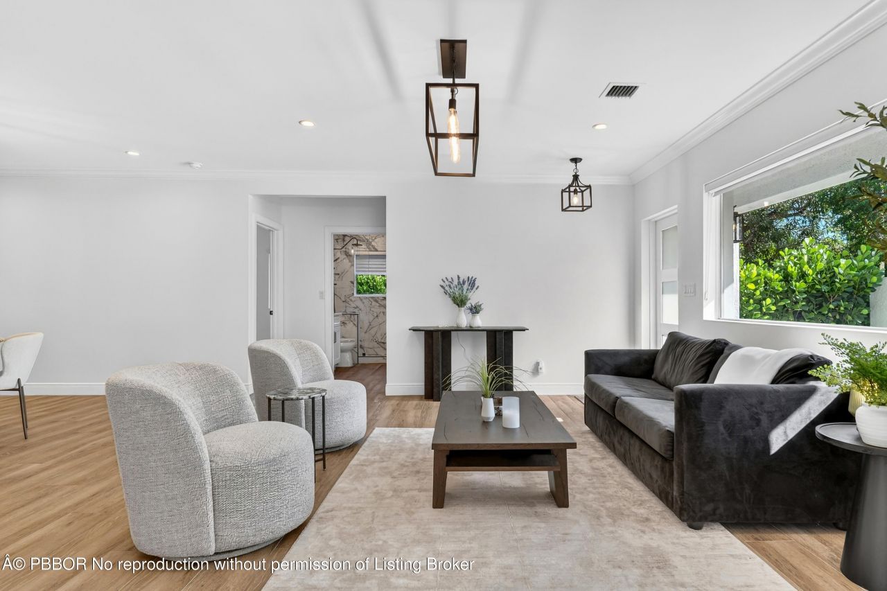 301 Pilgrim Road, West Palm Beach, FL 33405 Photo