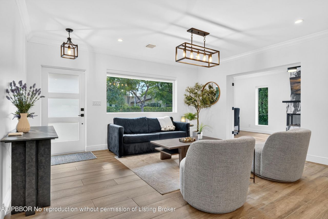 301 Pilgrim Road, West Palm Beach, FL 33405 Photo