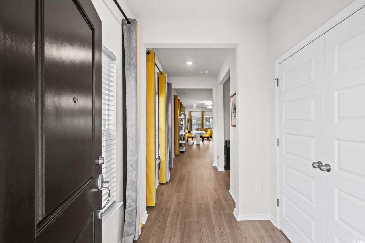 2066 Santa Maria St. Photo 4