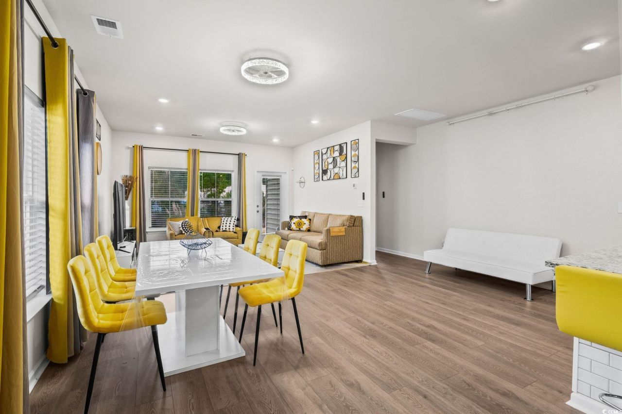 2066 Santa Maria St. Photo 7