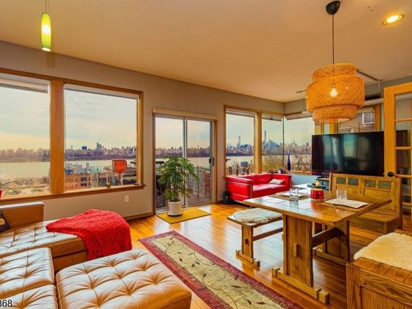 152 Pine St, Cliffside Park, NJ 07010