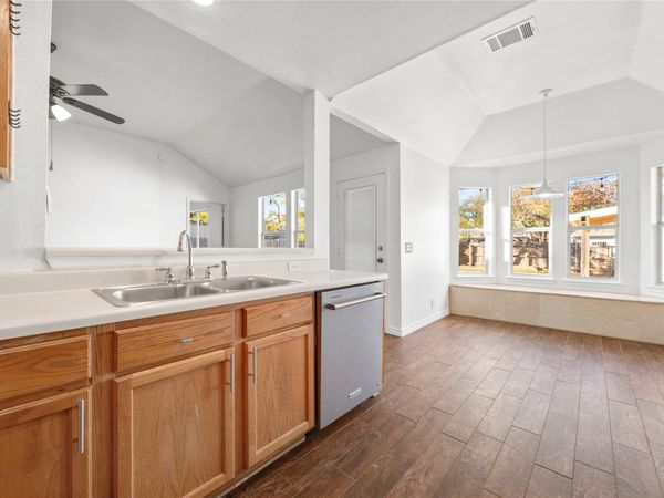 811 Lantana LN, Leander, TX 78641