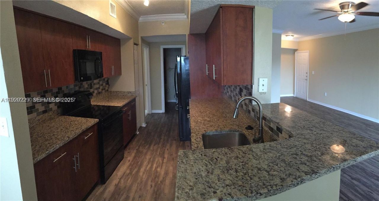 11601 SW 2nd St, Unit 21307, Pembroke Pines, FL 33025 Photo