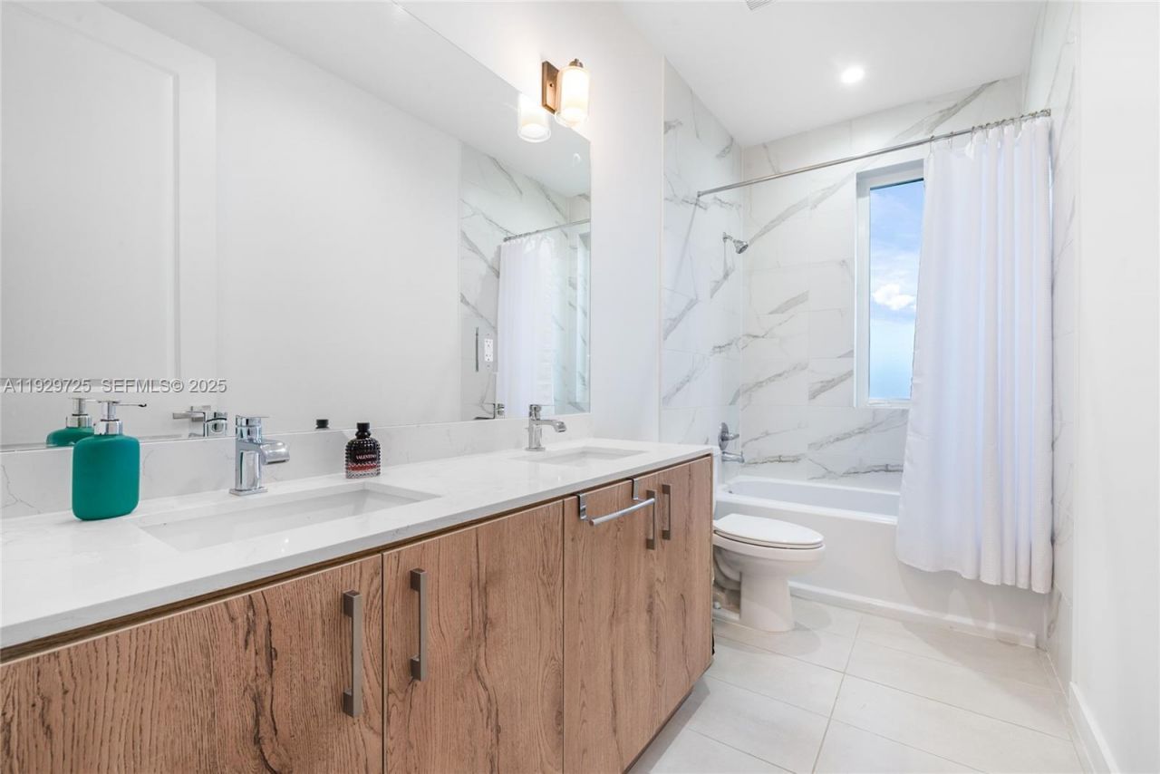 2756 SW 34th Ct, Unit B, Miami, FL 33133 Photo