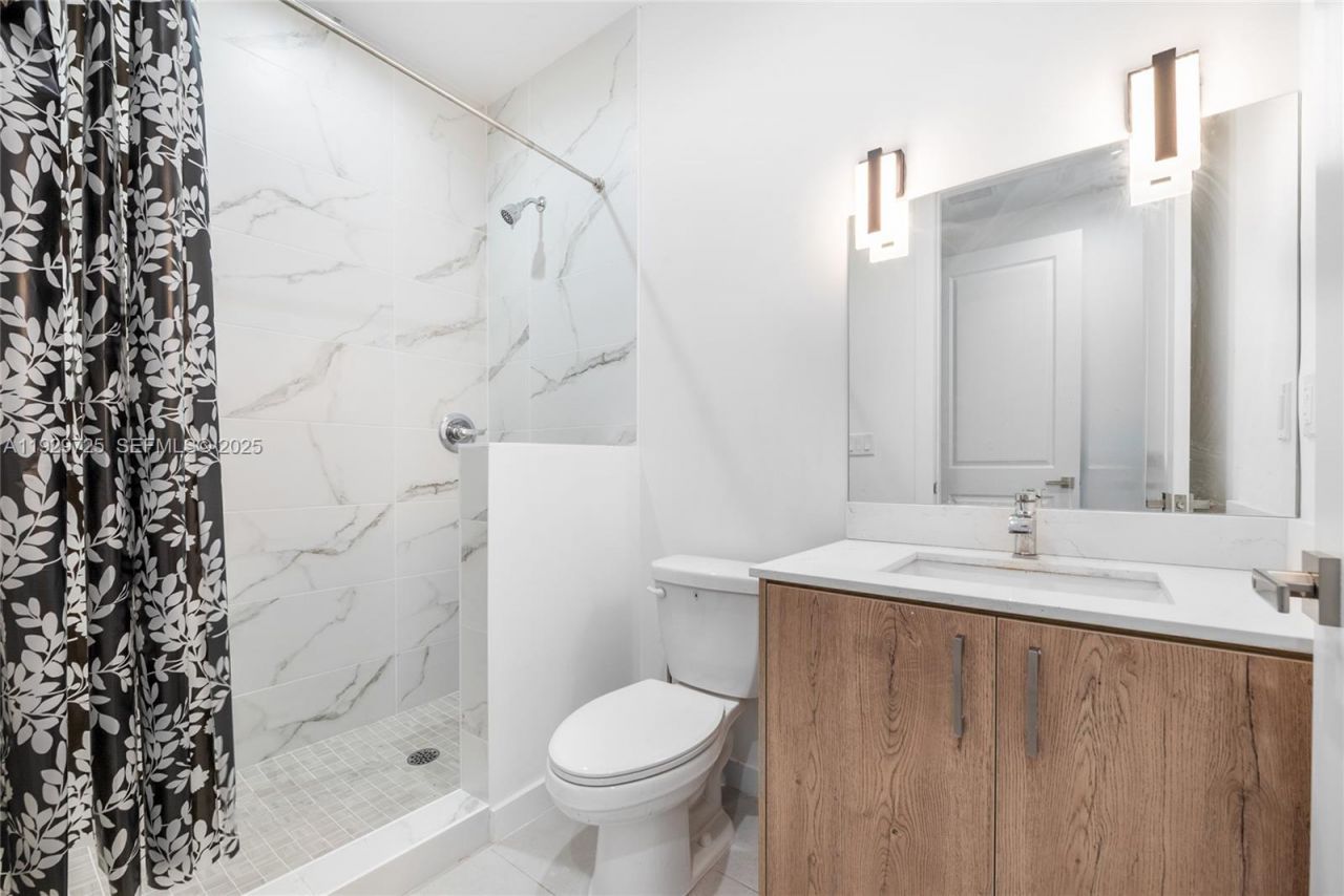 2756 SW 34th Ct, Unit B, Miami, FL 33133 Photo