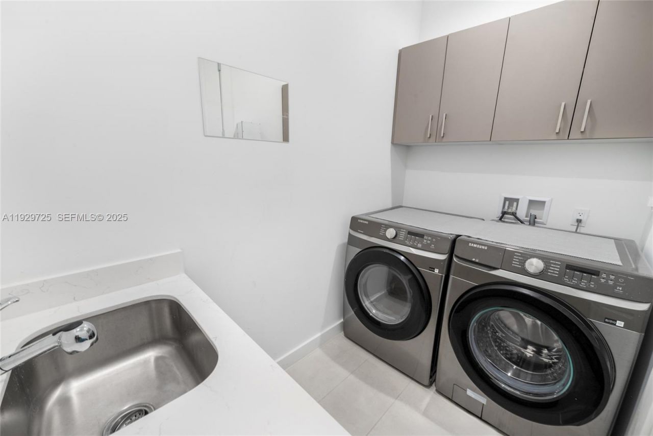 2756 SW 34th Ct, Unit B, Miami, FL 33133 Photo