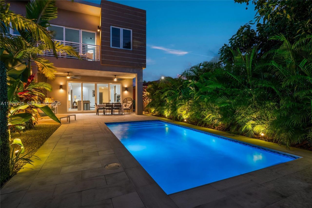 2756 SW 34th Ct, Unit B, Miami, FL 33133 Photo