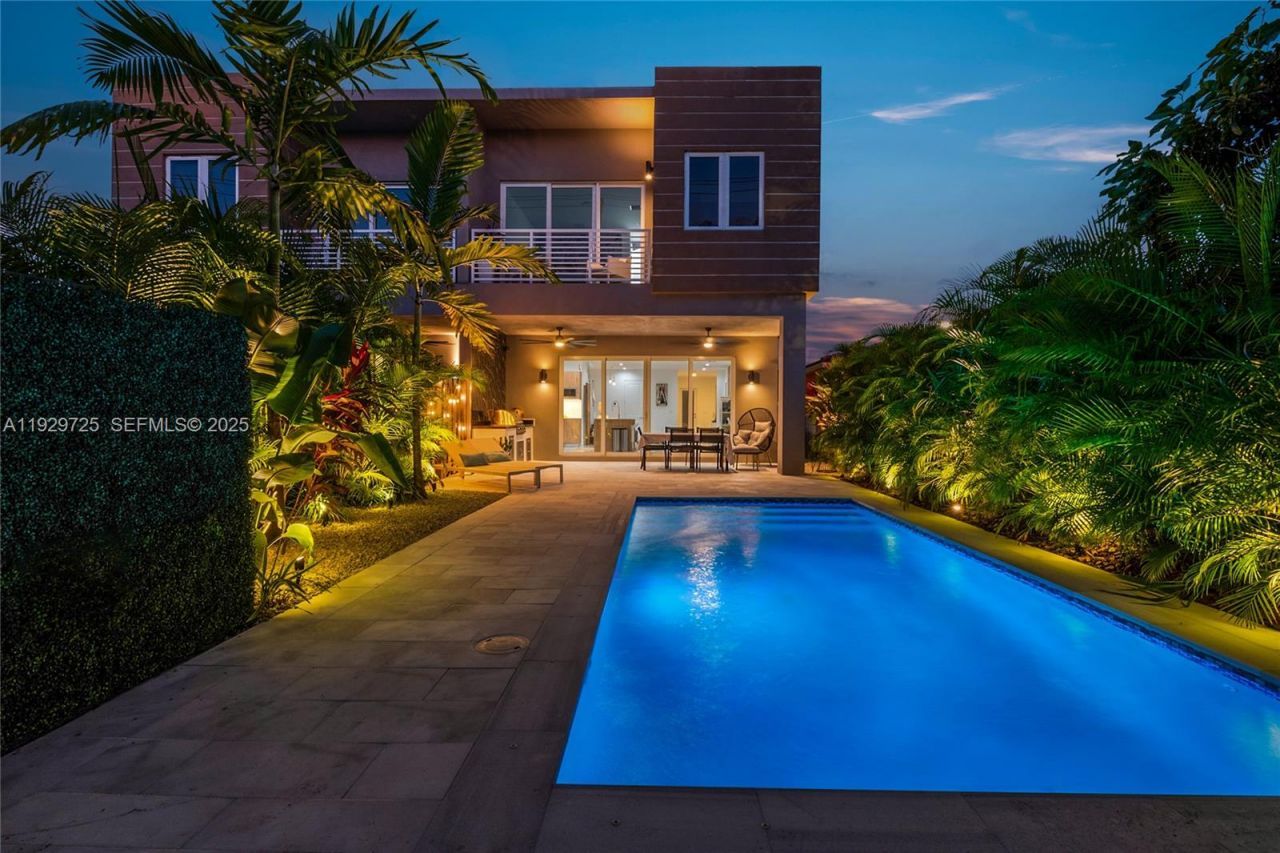 2756 SW 34th Ct, Unit B, Miami, FL 33133 Photo