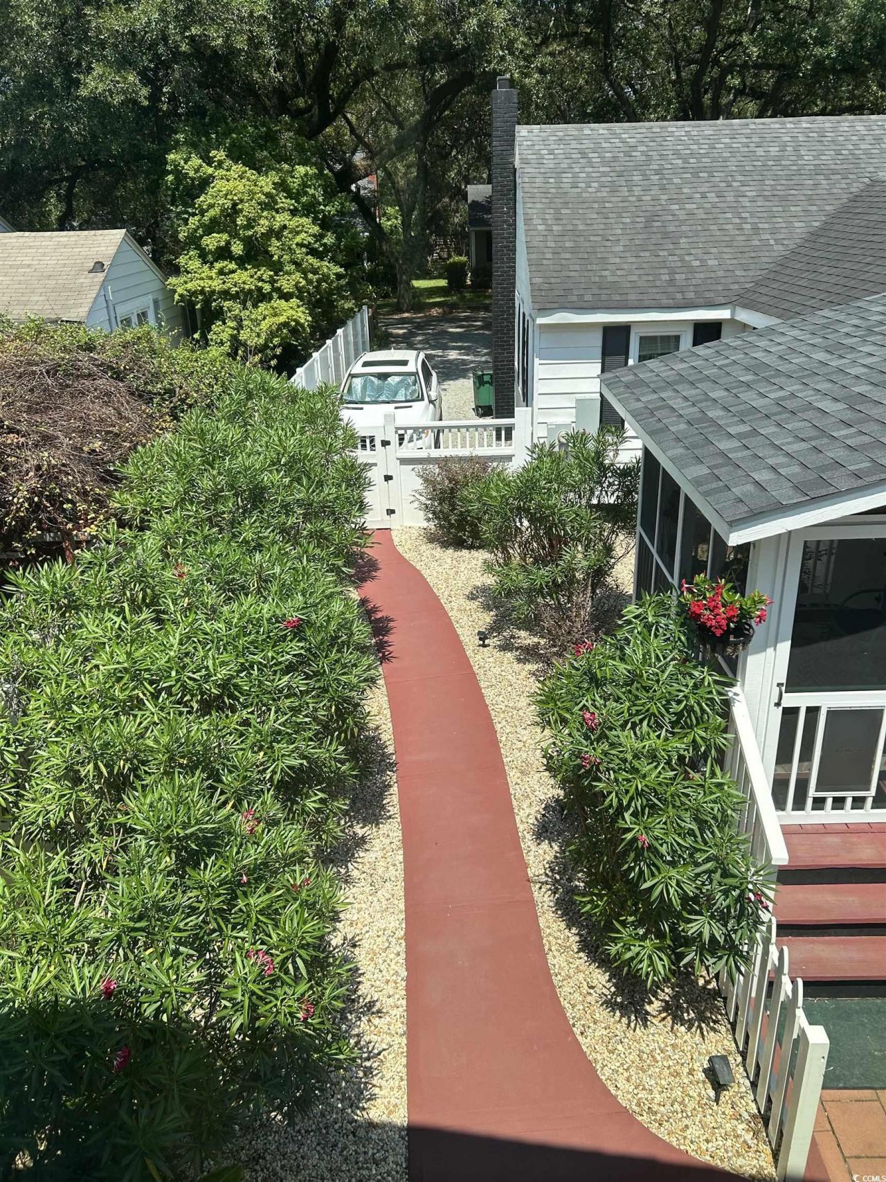 1137 Palmetto St. Photo 5