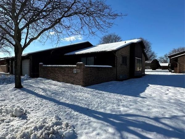26471 Summerdale Drive, Southfield, MI 48033