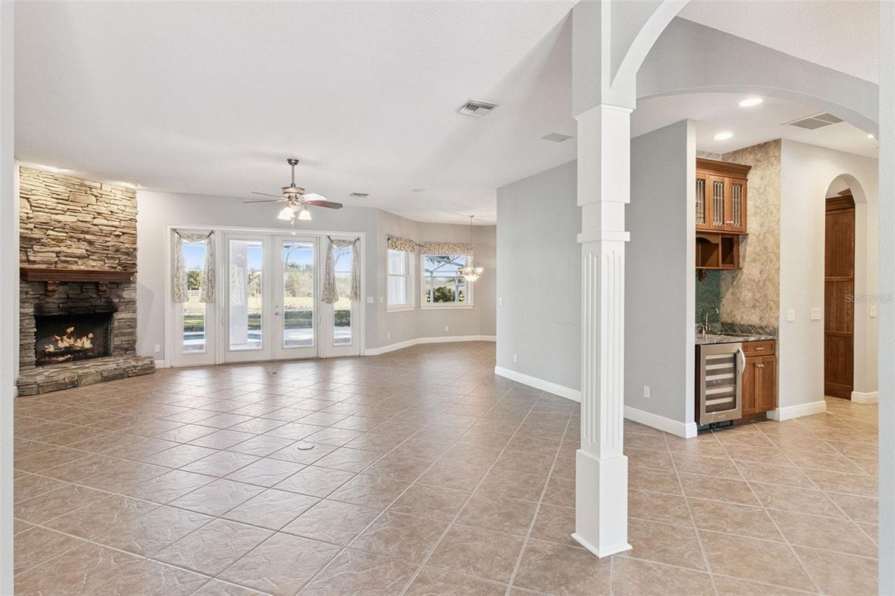 4636 W Knights Griffin Road, Plant City, FL 33565 Photo