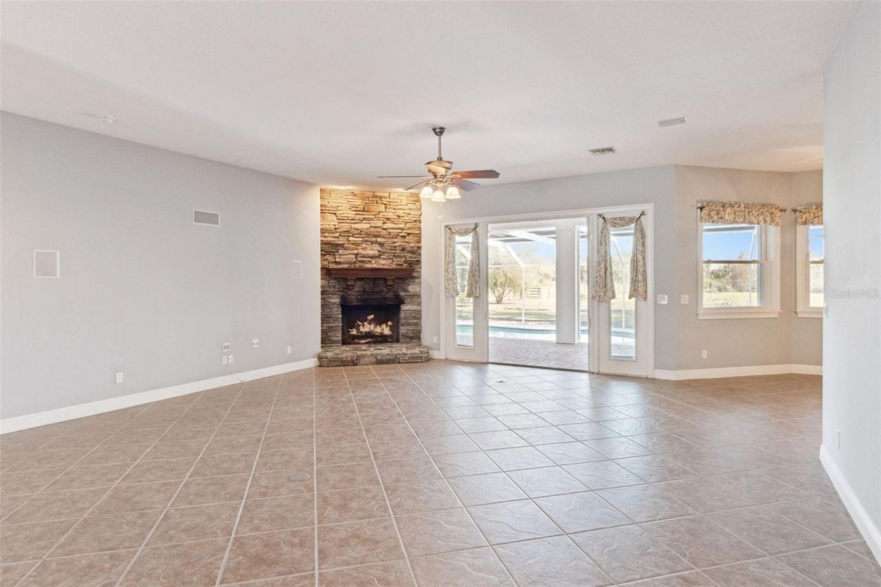 4636 W Knights Griffin Road, Plant City, FL 33565 Photo