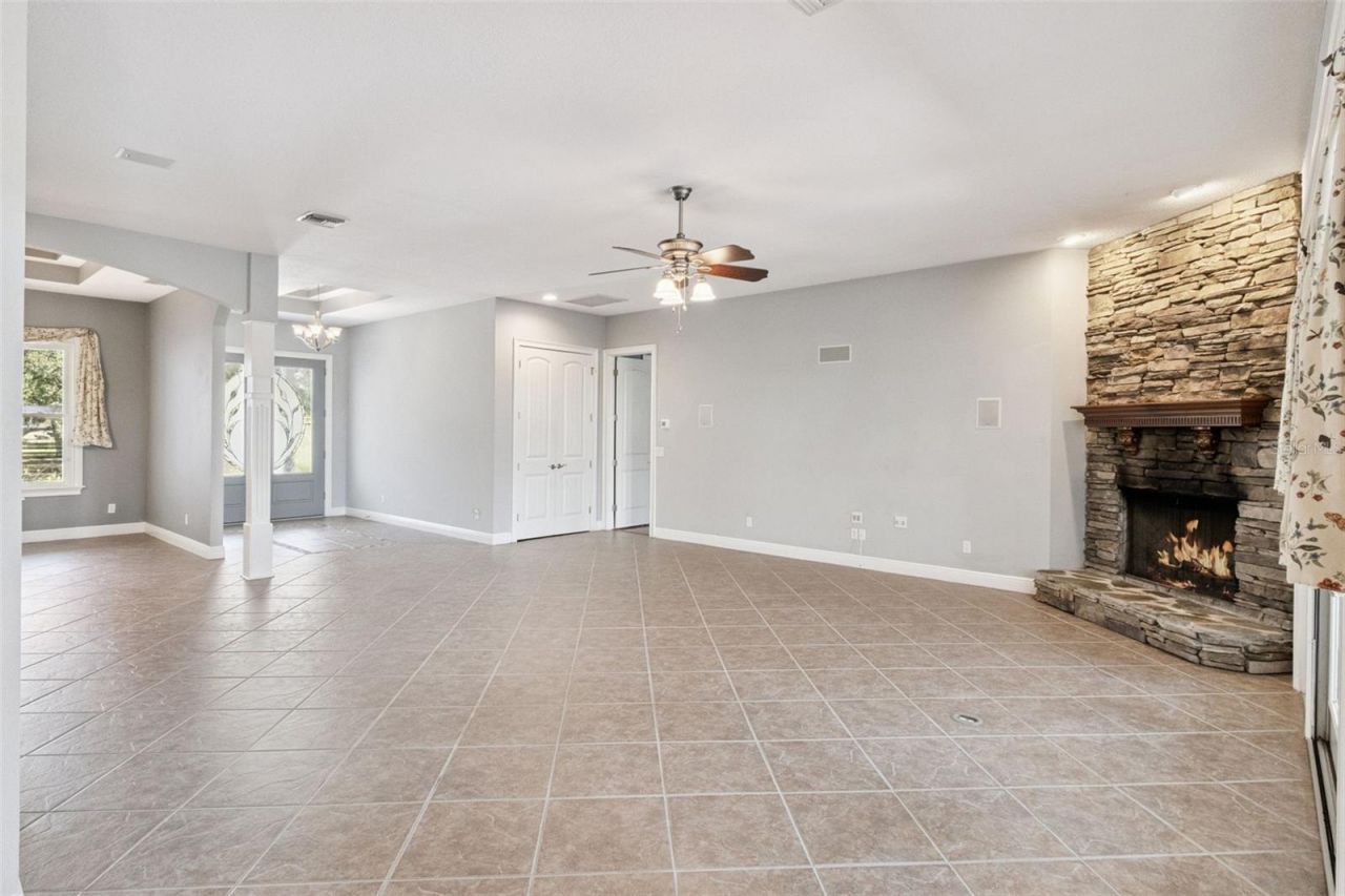 4636 W Knights Griffin Road, Plant City, FL 33565 Photo