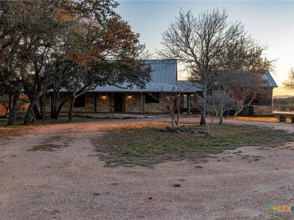 1250 Rocky Hollow Drive, Burnet, TX 78611