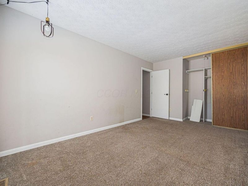 5486 Pine Bluff Road, Columbus, OH 43229 Photo 12