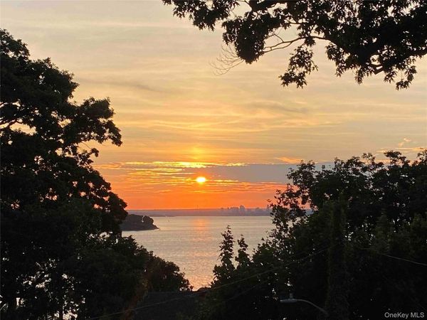 161 15th Avenue, Sea Cliff, NY 11579