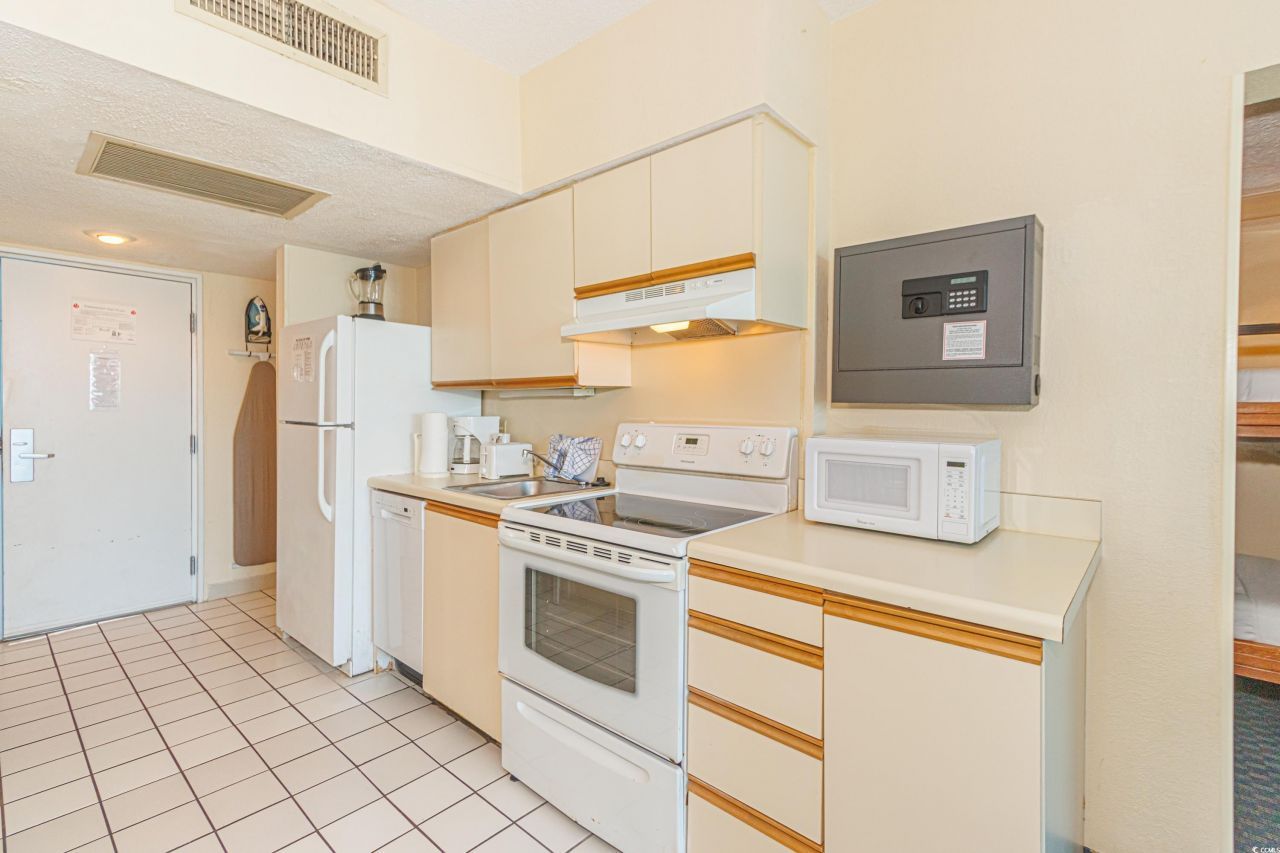 1304 N Ocean Blvd. Photo 14