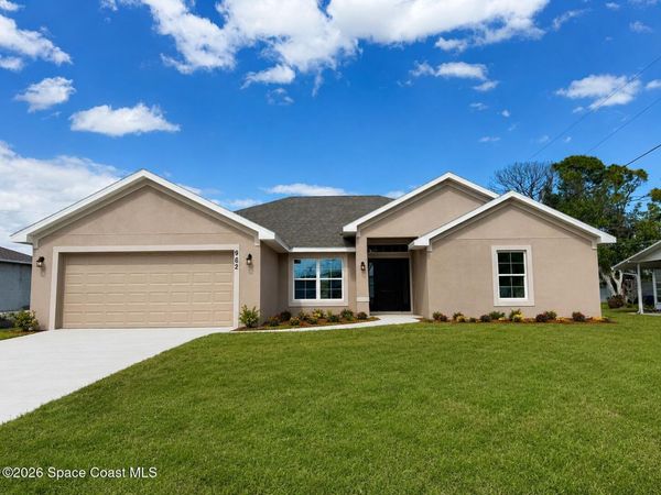962 Seneca Avenue, Sebastian, FL 32958