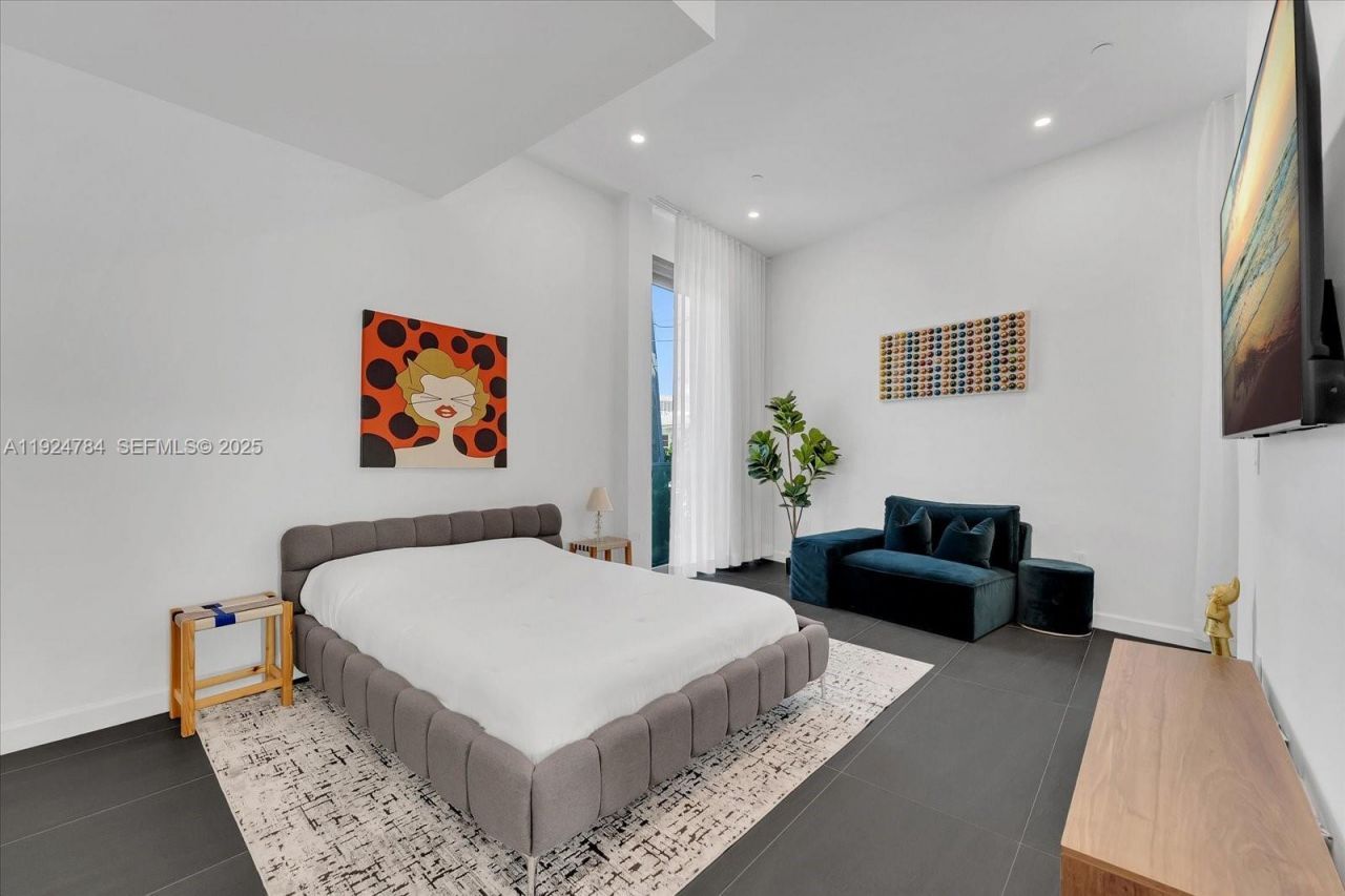 11 Century Lane, Miami Beach, FL 33139 Photo