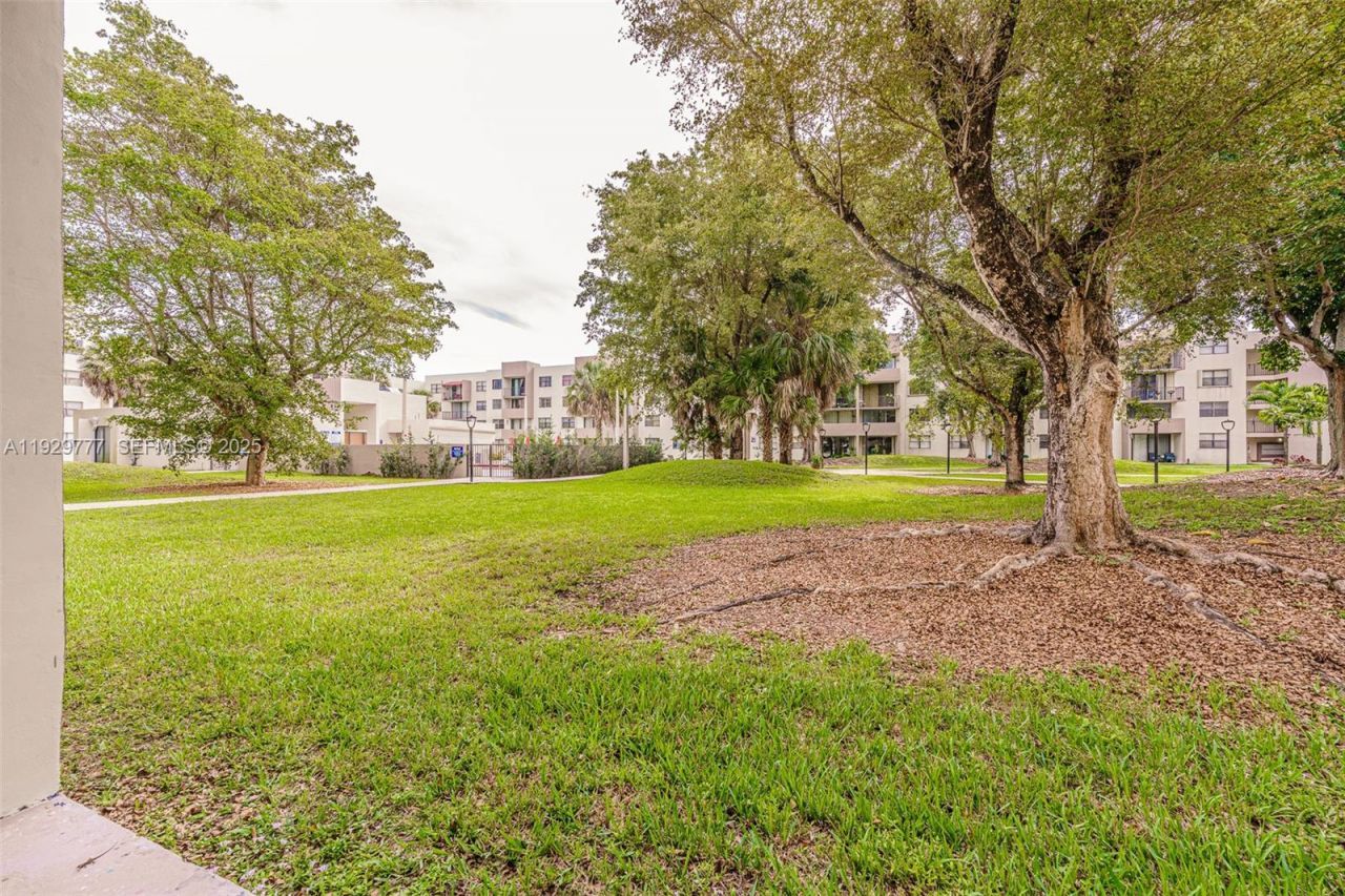 8006 SW 149th Ave, Unit D109, Miami, FL 33193 Photo