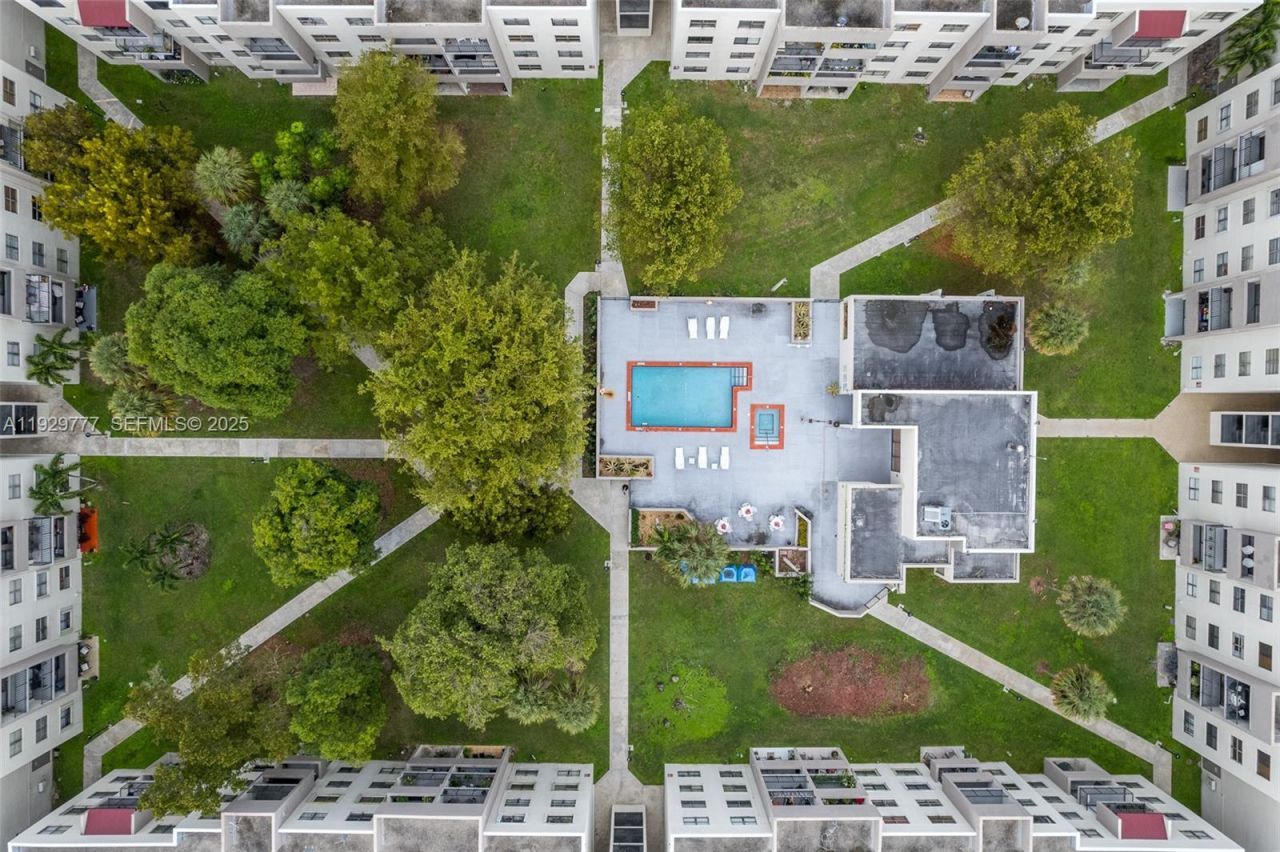 8006 SW 149th Ave, Unit D109, Miami, FL 33193 Photo