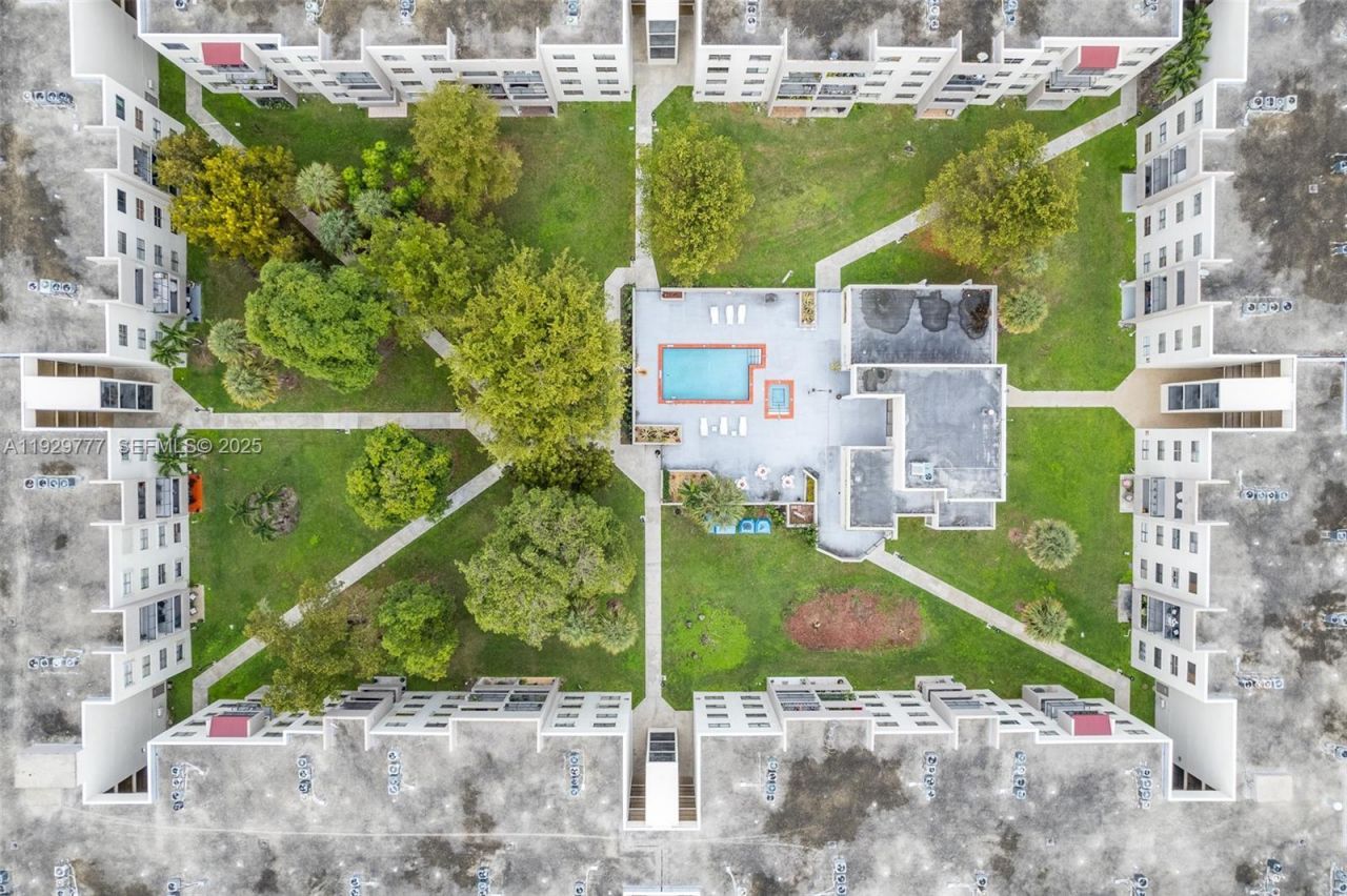 8006 SW 149th Ave, Unit D109, Miami, FL 33193 Photo