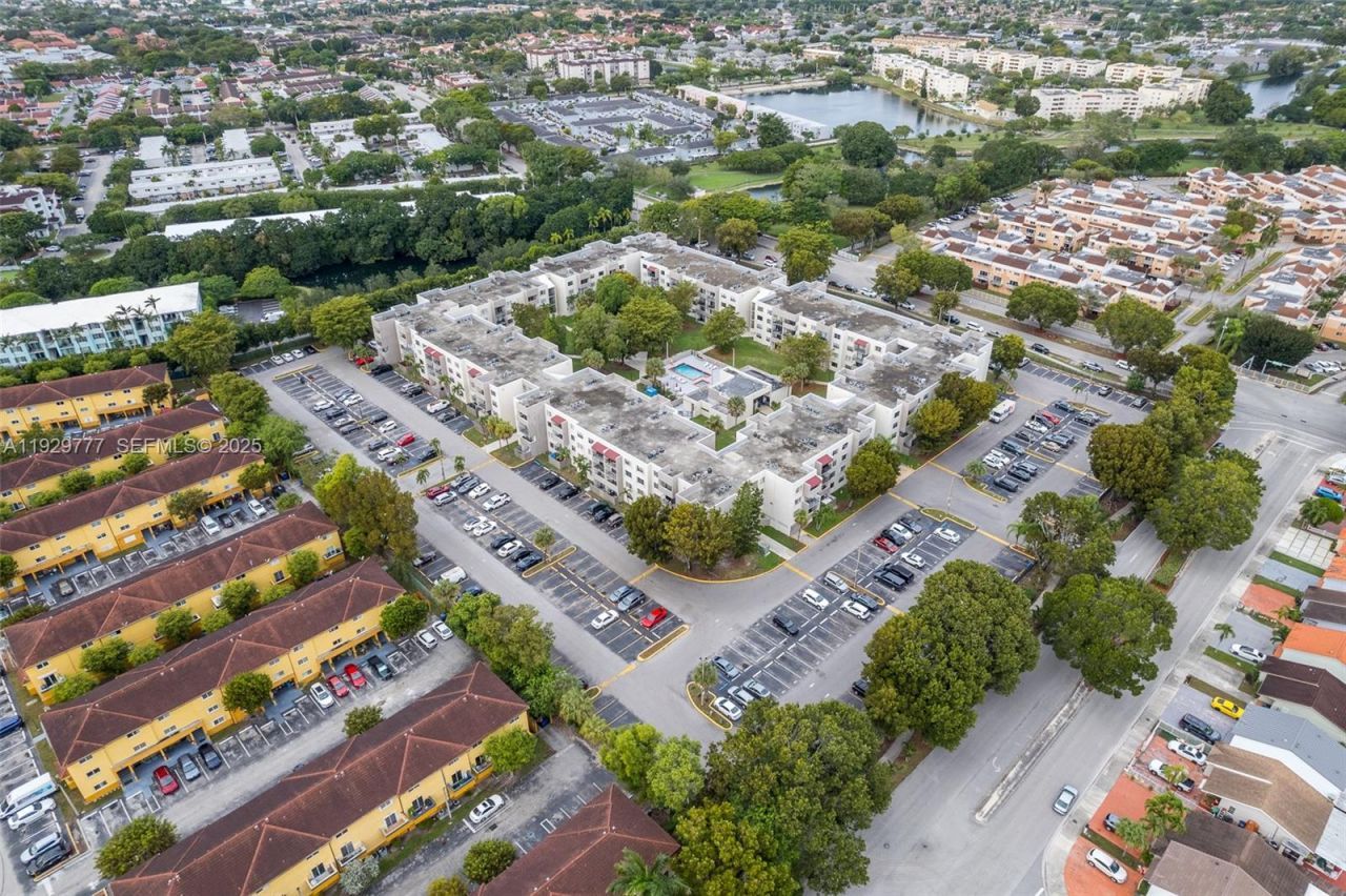 8006 SW 149th Ave, Unit D109, Miami, FL 33193 Photo