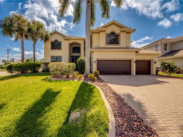 5601 Del Rio CT, CAPE CORAL, FL 33904