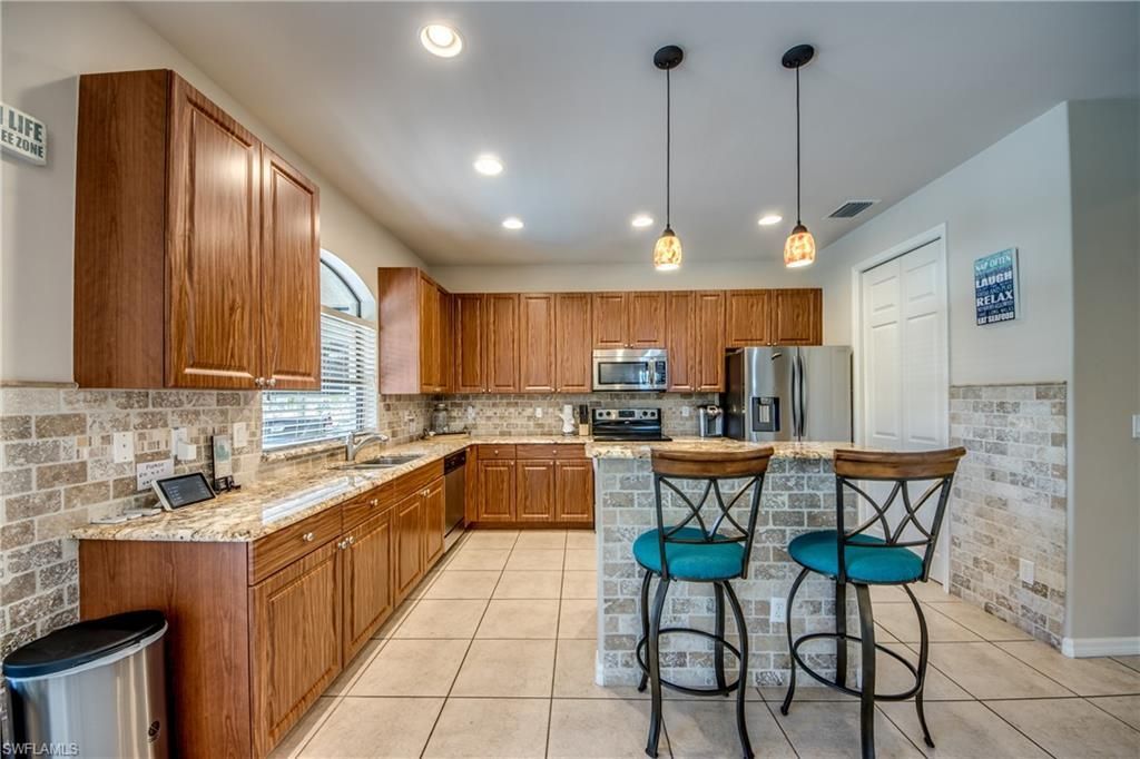 5601 Del Rio Ct, Cape Coral, FL 33904 Photo