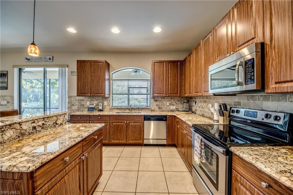 5601 Del Rio Ct, Cape Coral, FL 33904 Photo