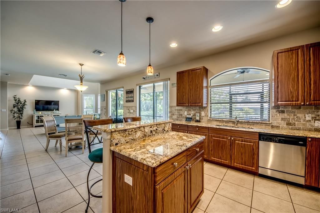 5601 Del Rio Ct, Cape Coral, FL 33904 Photo