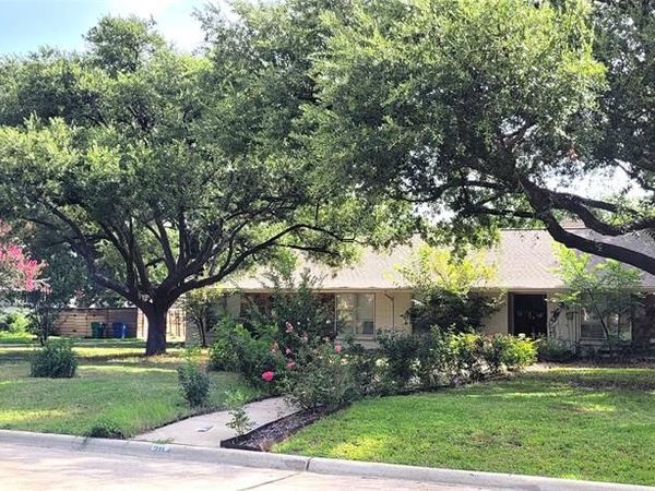 204 Overhill Drive, Waxahachie, TX 75165