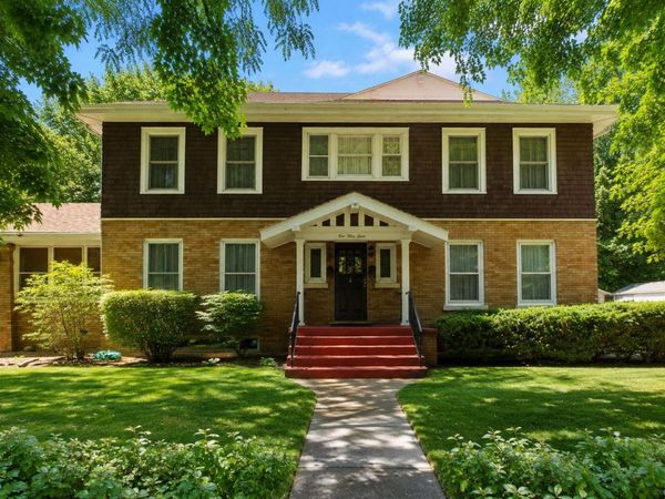 158 S Greenwich Street, Valparaiso, IN 46383