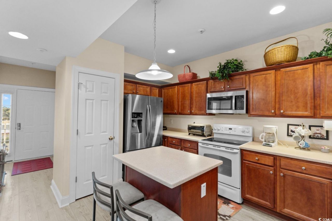 311 2nd Ave. N Photo 5