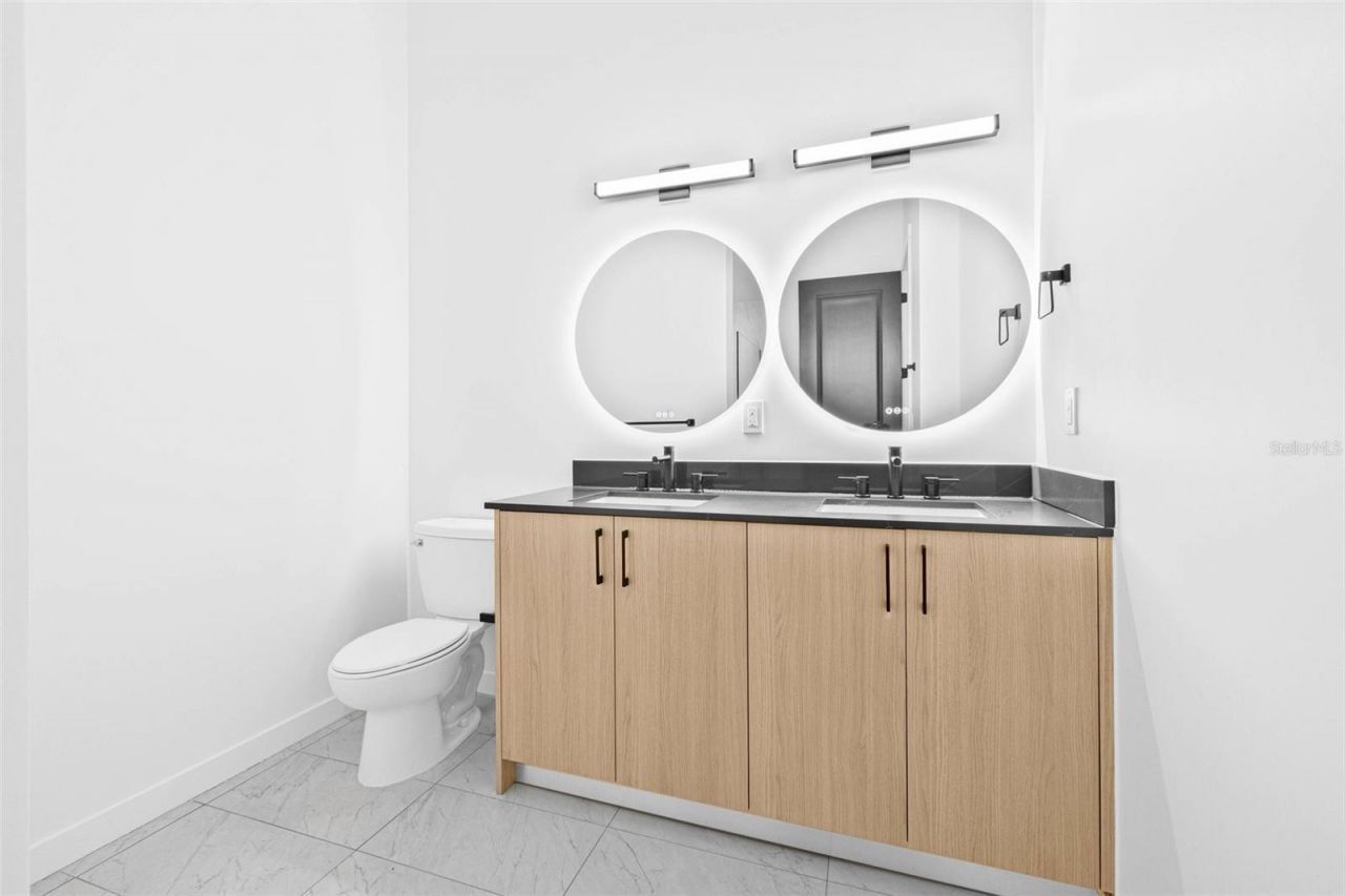 221 Main Street N, Unit PH 1603, Saint Petersburg, FL 33716 Photo