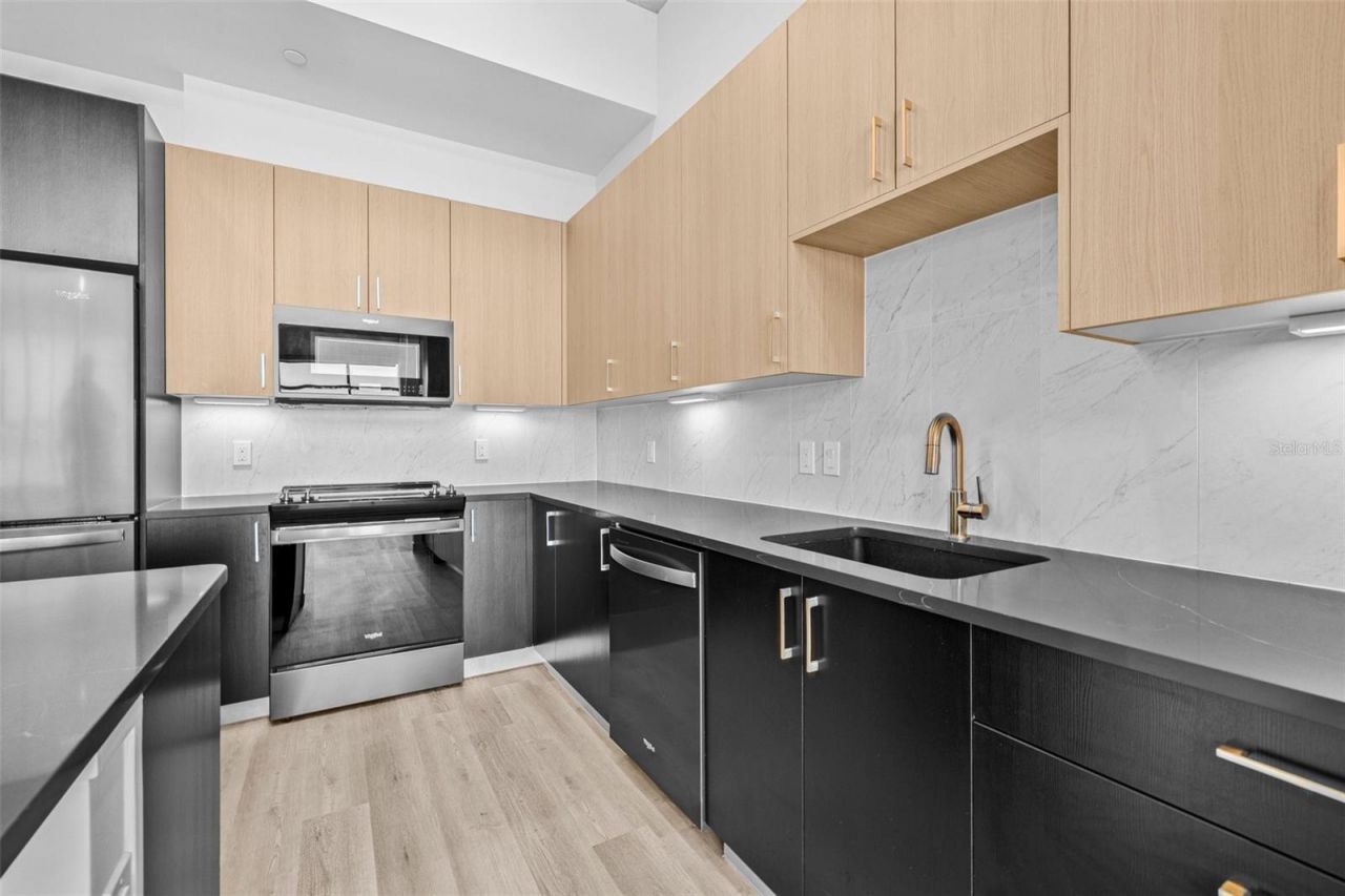 221 Main Street N, Unit PH 1603, Saint Petersburg, FL 33716 Photo