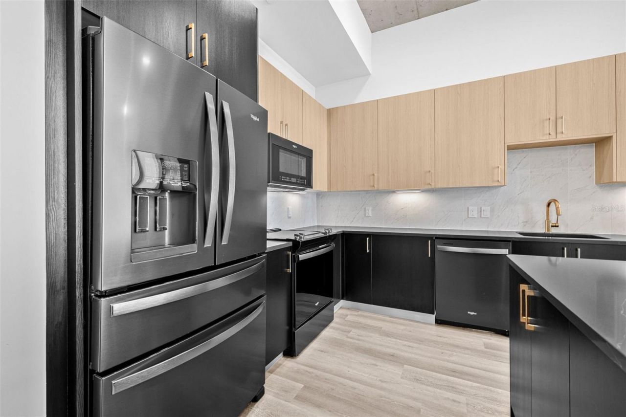 221 Main Street N, Unit PH 1603, Saint Petersburg, FL 33716 Photo